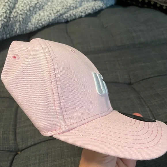Womans UFC pink rise up new era 39thirty small-med hat. Stretch fit. NWT - Picture 6 of 7